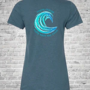 A women 's t-shirt with the image of a wave.