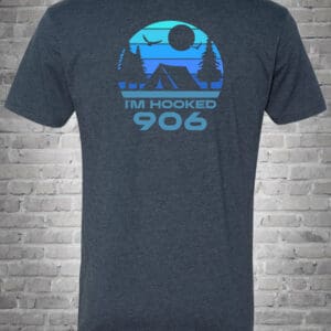 A t-shirt with the words " i 'm hooked 9 0 6 ".