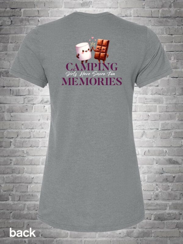 A gray t-shirt with the words " camping memories ".