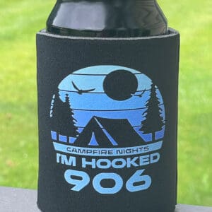 A can holder with the name " i 'm hooked 9 0 6 " on it.